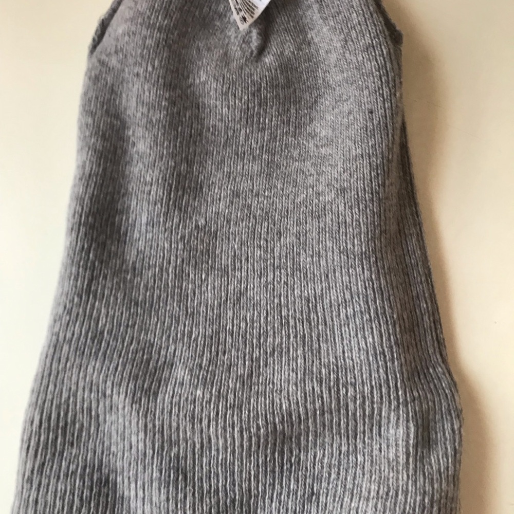 ALO Yoga Everyday Beanie Heather Athletic Grey - Picture 6 of 8